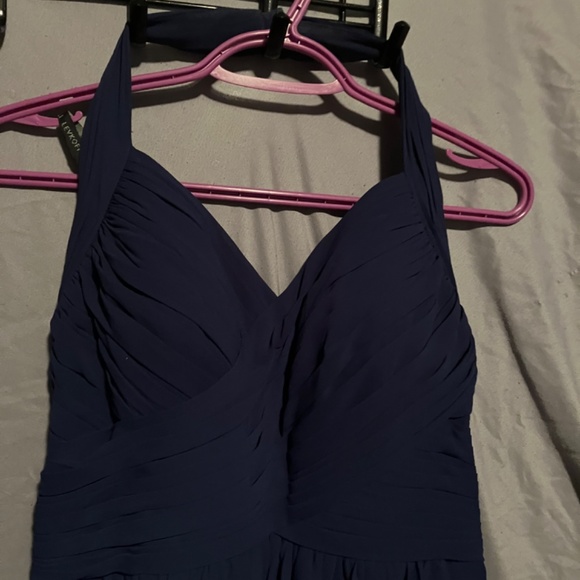 Formal dresses - Picture 4 of 5